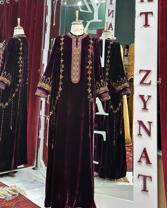 Türkmen fasonlar pombarh fasonlar Fasonlar 2025 fasonlar fason moda modalar Bezen bezen Türkmen fasonlar 2026 Türkmen fasonlar 2025 Türkmen fasonlar 2024 Türkmen fasonlar 2023 turkmenistan türkmenistan turkmen türkmen ashgabat  asgabat aşgabat balkan mary lebap dashoguz dasoguz daşoguz pombarh ponbarhat gulyupek gülýüpek stapel ştapel Gralan Çüýdeşen Abaýa Gadymy Krep Gurultaý 	Keteni Ýüpek Şifon Gipýur Lyon Welwet Atlas Kaşemir Streýç Suzana Ştapel Gülýüpek Pombarh Ýupka Gursakça Aksesuarlar Palto Penjek Okuw eşik Fata Sport eşik Uniforma Nakidka Öýme Şarf kompýuter ýaka ýaglyk Arenda köýnek 2nji el köýnek Taýyn köýnek Matalar Milli lybas milli lybaslar Toý köýnek Toý köýnekler toy koynek toy koynekler gundelik koynekler Gündelik	 
 köýnekler fata koynek Modern taze fason Eskiz koynektm turkmenkoynek türkmenkoynek fason moda moda fasonlar Iş eşik el iş	sada	ýakaly ýakasyz	keşdeli biserli	ýeňli giň nagyşly ýüregi açyk stoýka ýaka ýanly kombinasiýa 	zerli üsti aşak guşakly seçekli gysga ýeňli Panbarhat (Pombarh) Toý köýnek el iş, keşdeli, sada, ýakaly, ýeňli, giň, nagyşly 17-25, 26-35, 35+ Goýy-gök, #4B2C75 gysh