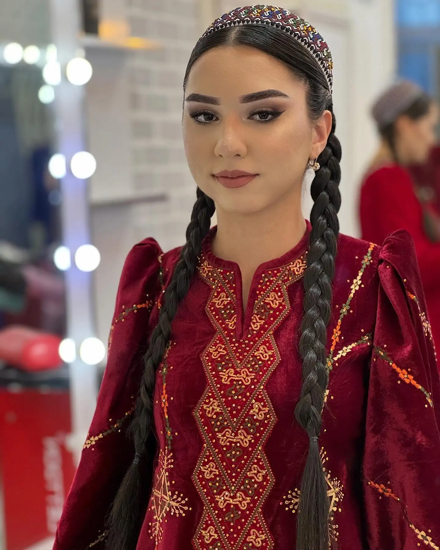 Türkmen fasonlar pombarh fasonlar Fasonlar 2025 fasonlar fason moda modalar Bezen bezen Türkmen fasonlar 2026 Türkmen fasonlar 2025 Türkmen fasonlar 2024 Türkmen fasonlar 2023 turkmenistan türkmenistan turkmen türkmen ashgabat  asgabat aşgabat balkan mary lebap dashoguz dasoguz daşoguz pombarh ponbarhat gulyupek gülýüpek stapel ştapel Gralan Çüýdeşen Abaýa Gadymy Krep Gurultaý 	Keteni Ýüpek Şifon Gipýur Lyon Welwet Atlas Kaşemir Streýç Suzana Ştapel Gülýüpek Pombarh Ýupka Gursakça Aksesuarlar Palto Penjek Okuw eşik Fata Sport eşik Uniforma Nakidka Öýme Şarf kompýuter ýaka ýaglyk Arenda köýnek 2nji el köýnek Taýyn köýnek Matalar Milli lybas milli lybaslar Toý köýnek Toý köýnekler toy koynek toy koynekler gundelik koynekler Gündelik	 
 köýnekler fata koynek Modern taze fason Eskiz koynektm turkmenkoynek türkmenkoynek fason moda moda fasonlar Iş eşik el iş	sada	ýakaly ýakasyz	keşdeli biserli	ýeňli giň nagyşly ýüregi açyk stoýka ýaka ýanly kombinasiýa 	zerli üsti aşak guşakly seçekli gysga ýeňli Uçurym köýnek  17-25 Gyzyl tomus