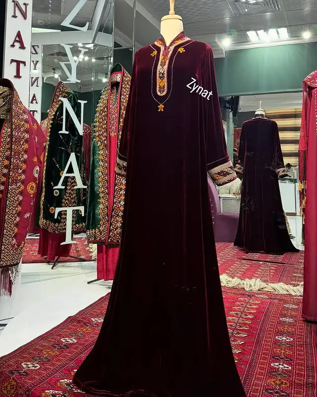 Türkmen fasonlar pombarh fasonlar Fasonlar 2025 fasonlar fason moda modalar Bezen bezen Türkmen fasonlar 2026 Türkmen fasonlar 2025 Türkmen fasonlar 2024 Türkmen fasonlar 2023 turkmenistan türkmenistan turkmen türkmen ashgabat  asgabat aşgabat balkan mary lebap dashoguz dasoguz daşoguz pombarh ponbarhat gulyupek gülýüpek stapel ştapel Gralan Çüýdeşen Abaýa Gadymy Krep Gurultaý 	Keteni Ýüpek Şifon Gipýur Lyon Welwet Atlas Kaşemir Streýç Suzana Ştapel Gülýüpek Pombarh Ýupka Gursakça Aksesuarlar Palto Penjek Okuw eşik Fata Sport eşik Uniforma Nakidka Öýme Şarf kompýuter ýaka ýaglyk Arenda köýnek 2nji el köýnek Taýyn köýnek Matalar Milli lybas milli lybaslar Toý köýnek Toý köýnekler toy koynek toy koynekler gundelik koynekler Gündelik	 
 köýnekler fata koynek Modern taze fason Eskiz koynektm turkmenkoynek türkmenkoynek fason moda moda fasonlar Iş eşik el iş	sada	ýakaly ýakasyz	keşdeli biserli	ýeňli giň nagyşly ýüregi açyk stoýka ýaka ýanly kombinasiýa 	zerli üsti aşak guşakly seçekli gysga ýeňli Panbarhat (Pombarh) Toý köýnek el iş, keşdeli, ýakaly, ýanly, ýeňli, giň, nagyşly 26-35, 35+ Goýy-gyzyl yaz, gysh