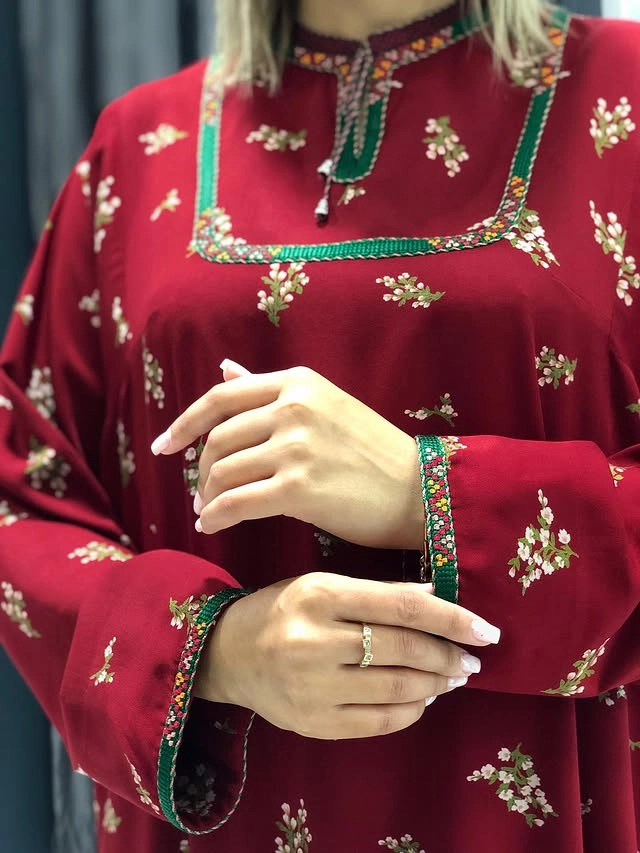 Türkmen fasonlar pombarh fasonlar Fasonlar 2025 fasonlar fason moda modalar Bezen bezen Türkmen fasonlar 2026 Türkmen fasonlar 2025 Türkmen fasonlar 2024 Türkmen fasonlar 2023 turkmenistan türkmenistan turkmen türkmen ashgabat  asgabat aşgabat balkan mary lebap dashoguz dasoguz daşoguz pombarh ponbarhat gulyupek gülýüpek stapel ştapel Gralan Çüýdeşen Abaýa Gadymy Krep Gurultaý 	Keteni Ýüpek Şifon Gipýur Lyon Welwet Atlas Kaşemir Streýç Suzana Ştapel Gülýüpek Pombarh Ýupka Gursakça Aksesuarlar Palto Penjek Okuw eşik Fata Sport eşik Uniforma Nakidka Öýme Şarf kompýuter ýaka ýaglyk Arenda köýnek 2nji el köýnek Taýyn köýnek Matalar Milli lybas milli lybaslar Toý köýnek Toý köýnekler toy koynek toy koynekler gundelik koynekler Gündelik	 
 köýnekler fata koynek Modern taze fason Eskiz koynektm turkmenkoynek türkmenkoynek fason moda moda fasonlar Iş eşik el iş	sada	ýakaly ýakasyz	keşdeli biserli	ýeňli giň nagyşly ýüregi açyk stoýka ýaka ýanly kombinasiýa 	zerli üsti aşak guşakly seçekli gysga ýeňli Ştapel Gündelik el iş, ýakaly, ýeňli, giň 17-25, 26-35 Gyzyl tomus
