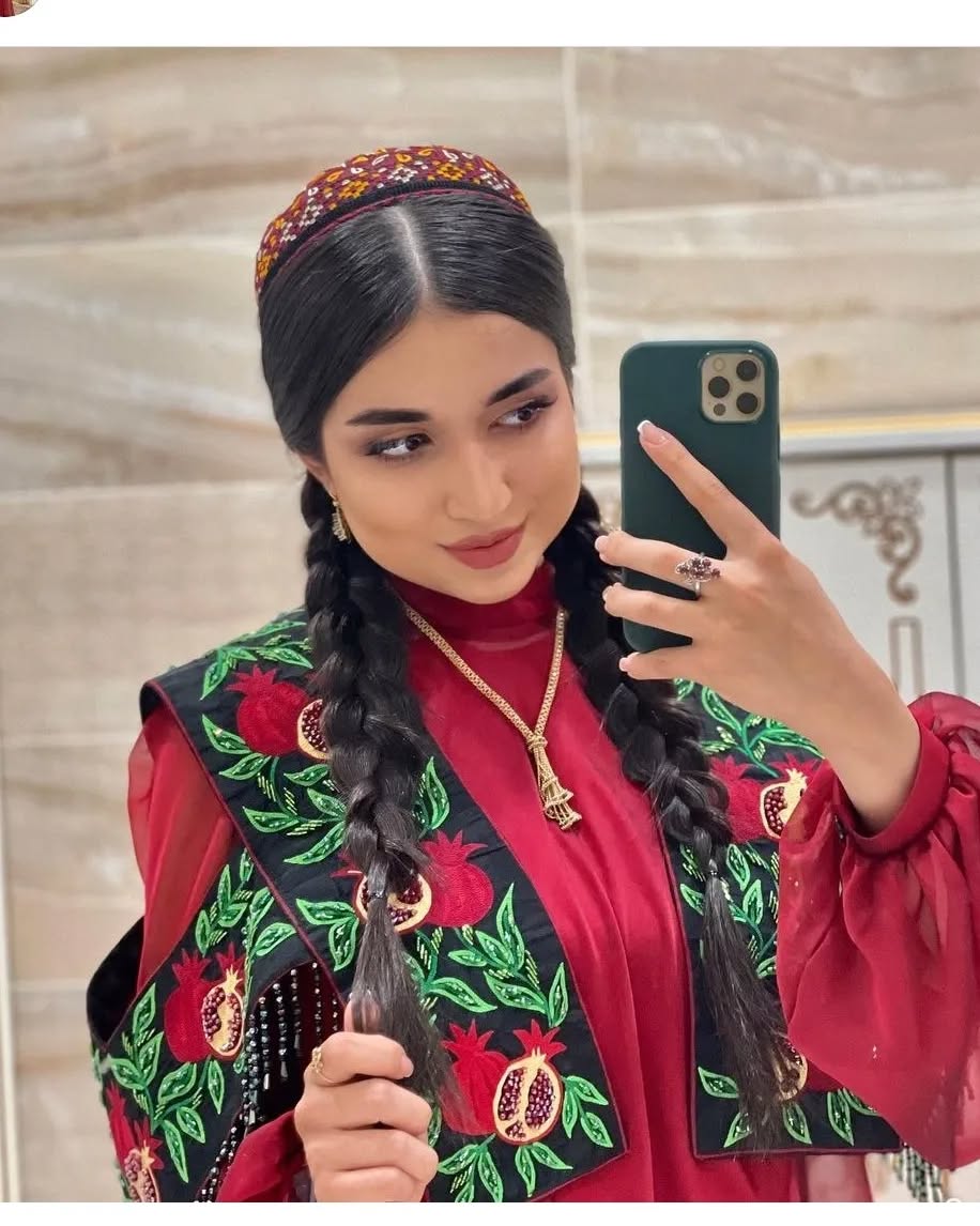 Türkmen fasonlar pombarh fasonlar Fasonlar 2025 fasonlar fason moda modalar Bezen bezen Türkmen fasonlar 2026 Türkmen fasonlar 2025 Türkmen fasonlar 2024 Türkmen fasonlar 2023 turkmenistan türkmenistan turkmen türkmen ashgabat  asgabat aşgabat balkan mary lebap dashoguz dasoguz daşoguz pombarh ponbarhat gulyupek gülýüpek stapel ştapel Gralan Çüýdeşen Abaýa Gadymy Krep Gurultaý 	Keteni Ýüpek Şifon Gipýur Lyon Welwet Atlas Kaşemir Streýç Suzana Ştapel Gülýüpek Pombarh Ýupka Gursakça Aksesuarlar Palto Penjek Okuw eşik Fata Sport eşik Uniforma Nakidka Öýme Şarf kompýuter ýaka ýaglyk Arenda köýnek 2nji el köýnek Taýyn köýnek Matalar Milli lybas milli lybaslar Toý köýnek Toý köýnekler toy koynek toy koynekler gundelik koynekler Gündelik	 
 köýnekler fata koynek Modern taze fason Eskiz koynektm turkmenkoynek türkmenkoynek fason moda moda fasonlar Iş eşik el iş	sada	ýakaly ýakasyz	keşdeli biserli	ýeňli giň nagyşly ýüregi açyk stoýka ýaka ýanly kombinasiýa 	zerli üsti aşak guşakly seçekli gysga ýeňli Uçurym köýnek  17-25 Gyzyl tomus