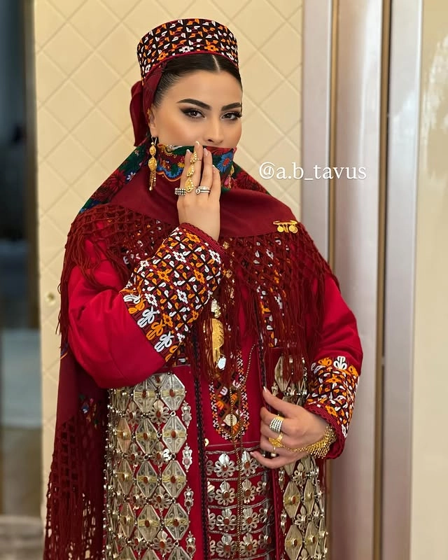 Türkmen fasonlar pombarh fasonlar Fasonlar 2025 fasonlar fason moda modalar Bezen bezen Türkmen fasonlar 2026 Türkmen fasonlar 2025 Türkmen fasonlar 2024 Türkmen fasonlar 2023 turkmenistan türkmenistan turkmen türkmen ashgabat  asgabat aşgabat balkan mary lebap dashoguz dasoguz daşoguz pombarh ponbarhat gulyupek gülýüpek stapel ştapel Gralan Çüýdeşen Abaýa Gadymy Krep Gurultaý 	Keteni Ýüpek Şifon Gipýur Lyon Welwet Atlas Kaşemir Streýç Suzana Ştapel Gülýüpek Pombarh Ýupka Gursakça Aksesuarlar Palto Penjek Okuw eşik Fata Sport eşik Uniforma Nakidka Öýme Şarf kompýuter ýaka ýaglyk Arenda köýnek 2nji el köýnek Taýyn köýnek Matalar Milli lybas milli lybaslar Toý köýnek Toý köýnekler toy koynek toy koynekler gundelik koynekler Gündelik	 
 köýnekler fata koynek Modern taze fason Eskiz koynektm turkmenkoynek türkmenkoynek fason moda moda fasonlar Iş eşik el iş	sada	ýakaly ýakasyz	keşdeli biserli	ýeňli giň nagyşly ýüregi açyk stoýka ýaka ýanly kombinasiýa 	zerli üsti aşak guşakly seçekli gysga ýeňli  