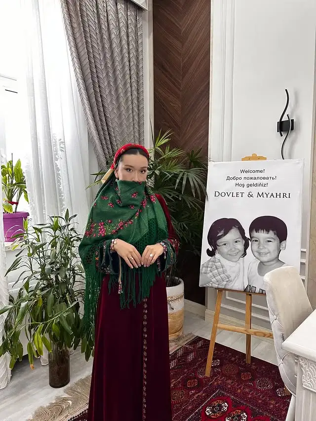 Türkmen fasonlar pombarh fasonlar Fasonlar 2025 fasonlar fason moda modalar Bezen bezen Türkmen fasonlar 2026 Türkmen fasonlar 2025 Türkmen fasonlar 2024 Türkmen fasonlar 2023 turkmenistan türkmenistan turkmen türkmen ashgabat  asgabat aşgabat balkan mary lebap dashoguz dasoguz daşoguz pombarh ponbarhat gulyupek gülýüpek stapel ştapel Gralan Çüýdeşen Abaýa Gadymy Krep Gurultaý 	Keteni Ýüpek Şifon Gipýur Lyon Welwet Atlas Kaşemir Streýç Suzana Ştapel Gülýüpek Pombarh Ýupka Gursakça Aksesuarlar Palto Penjek Okuw eşik Fata Sport eşik Uniforma Nakidka Öýme Şarf kompýuter ýaka ýaglyk Arenda köýnek 2nji el köýnek Taýyn köýnek Matalar Milli lybas milli lybaslar Toý köýnek Toý köýnekler toy koynek toy koynekler gundelik koynekler Gündelik	 
 köýnekler fata koynek Modern taze fason Eskiz koynektm turkmenkoynek türkmenkoynek fason moda moda fasonlar Iş eşik el iş	sada	ýakaly ýakasyz	keşdeli biserli	ýeňli giň nagyşly ýüregi açyk stoýka ýaka ýanly kombinasiýa 	zerli üsti aşak guşakly seçekli gysga ýeňli Panbarhat (Pombarh), Keteni, Şantu Toý köýnek, Milli lybas el iş, keşdeli, ýakaly, ýeňli, giň, nagyşly 17-25, 26-35 Goýy-gyzyl, Gyzyl yaz, tomus, guyz, gysh