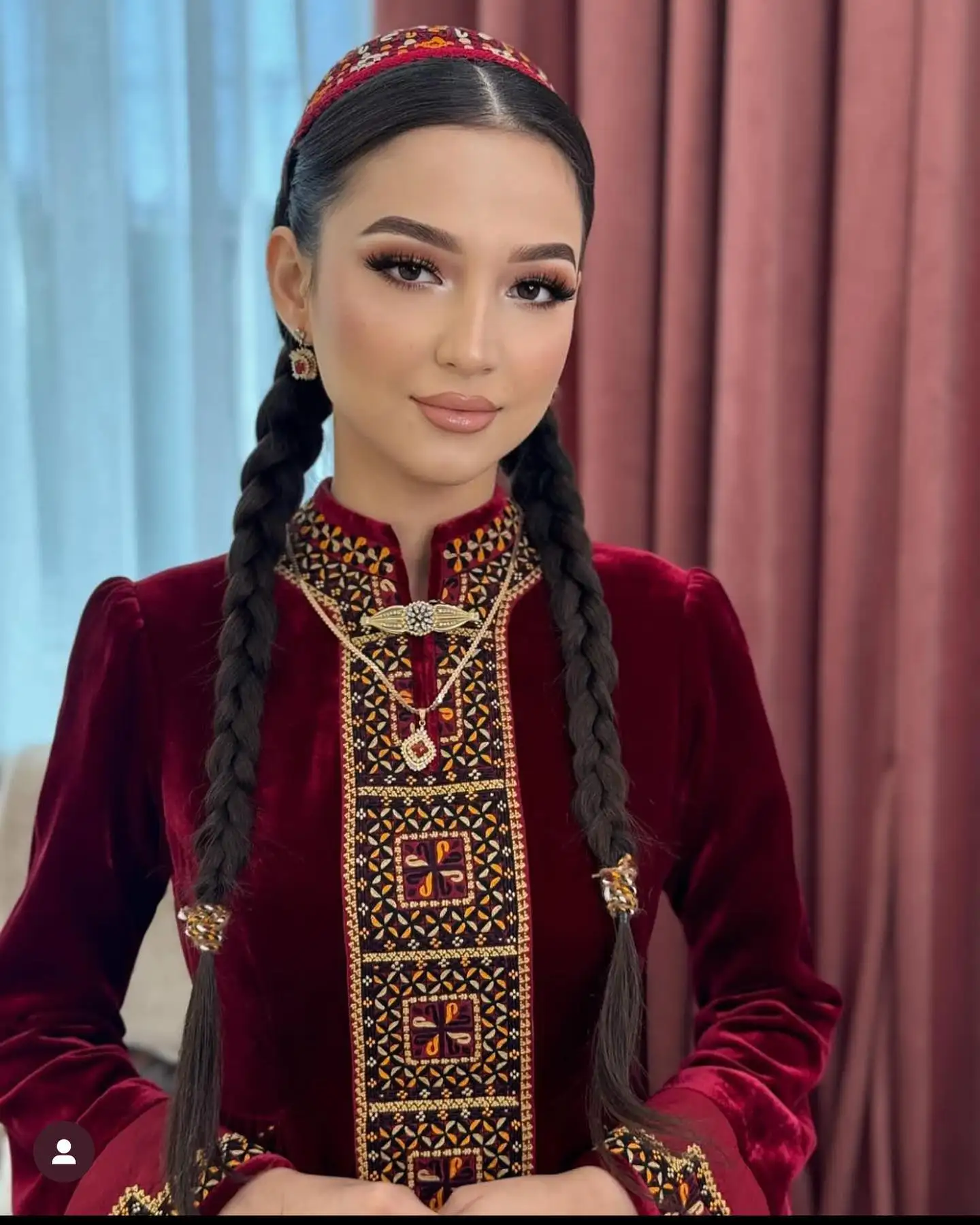 Türkmen fasonlar pombarh fasonlar Fasonlar 2025 fasonlar fason moda modalar Bezen bezen Türkmen fasonlar 2026 Türkmen fasonlar 2025 Türkmen fasonlar 2024 Türkmen fasonlar 2023 turkmenistan türkmenistan turkmen türkmen ashgabat  asgabat aşgabat balkan mary lebap dashoguz dasoguz daşoguz pombarh ponbarhat gulyupek gülýüpek stapel ştapel Gralan Çüýdeşen Abaýa Gadymy Krep Gurultaý 	Keteni Ýüpek Şifon Gipýur Lyon Welwet Atlas Kaşemir Streýç Suzana Ştapel Gülýüpek Pombarh Ýupka Gursakça Aksesuarlar Palto Penjek Okuw eşik Fata Sport eşik Uniforma Nakidka Öýme Şarf kompýuter ýaka ýaglyk Arenda köýnek 2nji el köýnek Taýyn köýnek Matalar Milli lybas milli lybaslar Toý köýnek Toý köýnekler toy koynek toy koynekler gundelik koynekler Gündelik	 
 köýnekler fata koynek Modern taze fason Eskiz koynektm turkmenkoynek türkmenkoynek fason moda moda fasonlar Iş eşik el iş	sada	ýakaly ýakasyz	keşdeli biserli	ýeňli giň nagyşly ýüregi açyk stoýka ýaka ýanly kombinasiýa 	zerli üsti aşak guşakly seçekli gysga ýeňli Uçurym köýnek  17-25 Gyzyl tomus