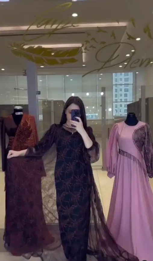 Türkmen fasonlar pombarh fasonlar Fasonlar 2025 fasonlar fason moda modalar Bezen bezen Türkmen fasonlar 2026 Türkmen fasonlar 2025 Türkmen fasonlar 2024 Türkmen fasonlar 2023 turkmenistan türkmenistan turkmen türkmen ashgabat  asgabat aşgabat balkan mary lebap dashoguz dasoguz daşoguz pombarh ponbarhat gulyupek gülýüpek stapel ştapel Gralan Çüýdeşen Abaýa Gadymy Krep Gurultaý 	Keteni Ýüpek Şifon Gipýur Lyon Welwet Atlas Kaşemir Streýç Suzana Ştapel Gülýüpek Pombarh Ýupka Gursakça Aksesuarlar Palto Penjek Okuw eşik Fata Sport eşik Uniforma Nakidka Öýme Şarf kompýuter ýaka ýaglyk Arenda köýnek 2nji el köýnek Taýyn köýnek Matalar Milli lybas milli lybaslar Toý köýnek Toý köýnekler toy koynek toy koynekler gundelik koynekler Gündelik	 
 köýnekler fata koynek Modern taze fason Eskiz koynektm turkmenkoynek türkmenkoynek fason moda moda fasonlar Iş eşik el iş	sada	ýakaly ýakasyz	keşdeli biserli	ýeňli giň nagyşly ýüregi açyk stoýka ýaka ýanly kombinasiýa 	zerli üsti aşak guşakly seçekli gysga ýeňli Gara, Goýy-gyzyl, Gülgüne