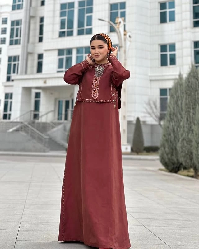 Türkmen fasonlar pombarh fasonlar Fasonlar 2025 fasonlar fason moda modalar Bezen bezen Türkmen fasonlar 2026 Türkmen fasonlar 2025 Türkmen fasonlar 2024 Türkmen fasonlar 2023 turkmenistan türkmenistan turkmen türkmen ashgabat  asgabat aşgabat balkan mary lebap dashoguz dasoguz daşoguz pombarh ponbarhat gulyupek gülýüpek stapel ştapel Gralan Çüýdeşen Abaýa Gadymy Krep Gurultaý 	Keteni Ýüpek Şifon Gipýur Lyon Welwet Atlas Kaşemir Streýç Suzana Ştapel Gülýüpek Pombarh Ýupka Gursakça Aksesuarlar Palto Penjek Okuw eşik Fata Sport eşik Uniforma Nakidka Öýme Şarf kompýuter ýaka ýaglyk Arenda köýnek 2nji el köýnek Taýyn köýnek Matalar Milli lybas milli lybaslar Toý köýnek Toý köýnekler toy koynek toy koynekler gundelik koynekler Gündelik	 
 köýnekler fata koynek Modern taze fason Eskiz koynektm turkmenkoynek türkmenkoynek fason moda moda fasonlar Iş eşik el iş	sada	ýakaly ýakasyz	keşdeli biserli	ýeňli giň nagyşly ýüregi açyk stoýka ýaka ýanly kombinasiýa 	zerli üsti aşak guşakly seçekli gysga ýeňli Keteni, Lyon Milli lybas el iş, ýakaly, ýeňli, giň, üsti aşak 26-35, 35+ Goňur yaz, guyz