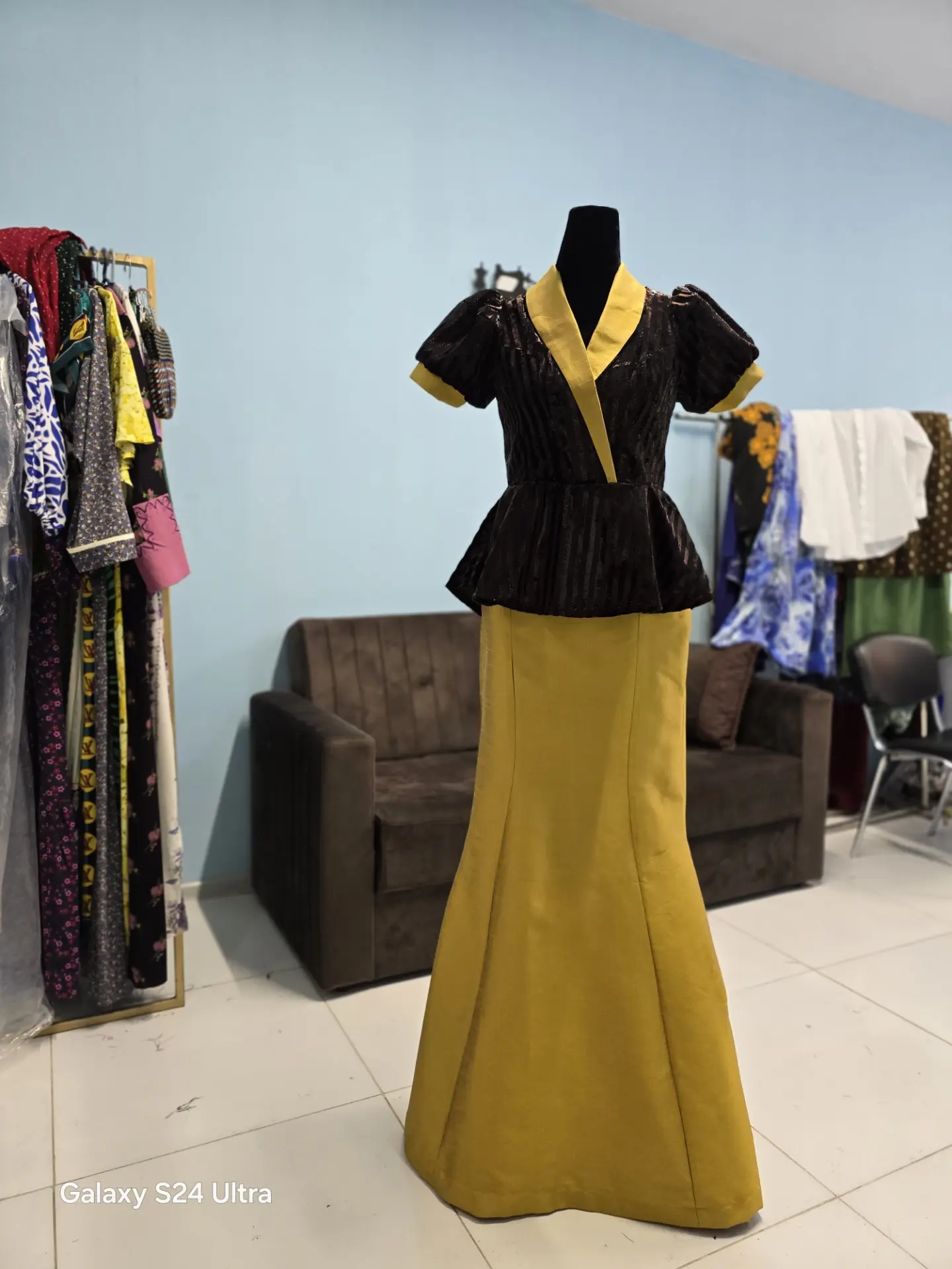 Türkmen fasonlar pombarh fasonlar Fasonlar 2025 fasonlar fason moda modalar Bezen bezen Türkmen fasonlar 2026 Türkmen fasonlar 2025 Türkmen fasonlar 2024 Türkmen fasonlar 2023 turkmenistan türkmenistan turkmen türkmen ashgabat  asgabat aşgabat balkan mary lebap dashoguz dasoguz daşoguz pombarh ponbarhat gulyupek gülýüpek stapel ştapel Gralan Çüýdeşen Abaýa Gadymy Krep Gurultaý 	Keteni Ýüpek Şifon Gipýur Lyon Welwet Atlas Kaşemir Streýç Suzana Ştapel Gülýüpek Pombarh Ýupka Gursakça Aksesuarlar Palto Penjek Okuw eşik Fata Sport eşik Uniforma Nakidka Öýme Şarf kompýuter ýaka ýaglyk Arenda köýnek 2nji el köýnek Taýyn köýnek Matalar Milli lybas milli lybaslar Toý köýnek Toý köýnekler toy koynek toy koynekler gundelik koynekler Gündelik	 
 köýnekler fata koynek Modern taze fason Eskiz koynektm turkmenkoynek türkmenkoynek fason moda moda fasonlar Iş eşik el iş	sada	ýakaly ýakasyz	keşdeli biserli	ýeňli giň nagyşly ýüregi açyk stoýka ýaka ýanly kombinasiýa 	zerli üsti aşak guşakly seçekli gysga ýeňli  