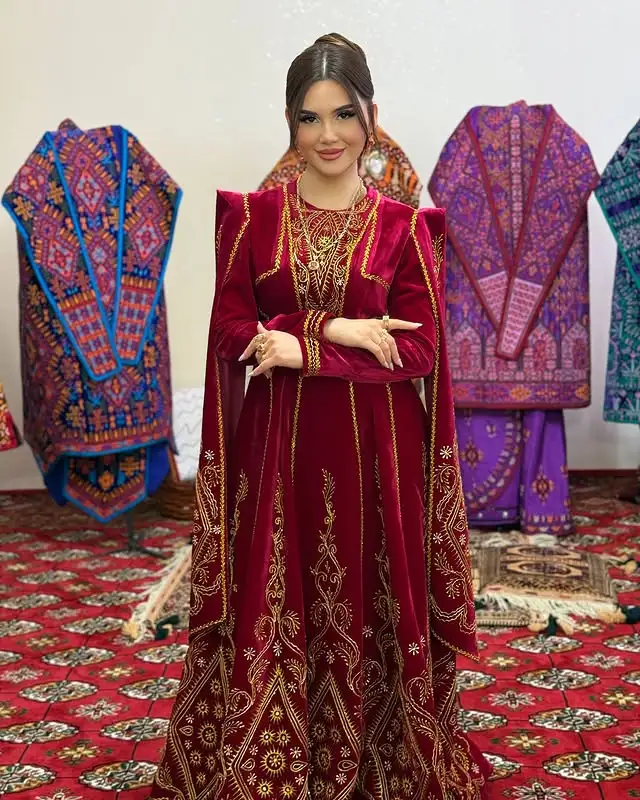 Türkmen fasonlar pombarh fasonlar Fasonlar 2025 fasonlar fason moda modalar Bezen bezen Türkmen fasonlar 2026 Türkmen fasonlar 2025 Türkmen fasonlar 2024 Türkmen fasonlar 2023 turkmenistan türkmenistan turkmen türkmen ashgabat  asgabat aşgabat balkan mary lebap dashoguz dasoguz daşoguz pombarh ponbarhat gulyupek gülýüpek stapel ştapel Gralan Çüýdeşen Abaýa Gadymy Krep Gurultaý 	Keteni Ýüpek Şifon Gipýur Lyon Welwet Atlas Kaşemir Streýç Suzana Ştapel Gülýüpek Pombarh Ýupka Gursakça Aksesuarlar Palto Penjek Okuw eşik Fata Sport eşik Uniforma Nakidka Öýme Şarf kompýuter ýaka ýaglyk Arenda köýnek 2nji el köýnek Taýyn köýnek Matalar Milli lybas milli lybaslar Toý köýnek Toý köýnekler toy koynek toy koynekler gundelik koynekler Gündelik	 
 köýnekler fata koynek Modern taze fason Eskiz koynektm turkmenkoynek türkmenkoynek fason moda moda fasonlar Iş eşik el iş	sada	ýakaly ýakasyz	keşdeli biserli	ýeňli giň nagyşly ýüregi açyk stoýka ýaka ýanly kombinasiýa 	zerli üsti aşak guşakly seçekli gysga ýeňli Panbarhat (Pombarh) Toý köýnek el iş, keşdeli, ýakasyz, ýanly, ýeňli, giň, nagyşly 17-25, 26-35 Goýy-gyzyl yaz, tomus, guyz