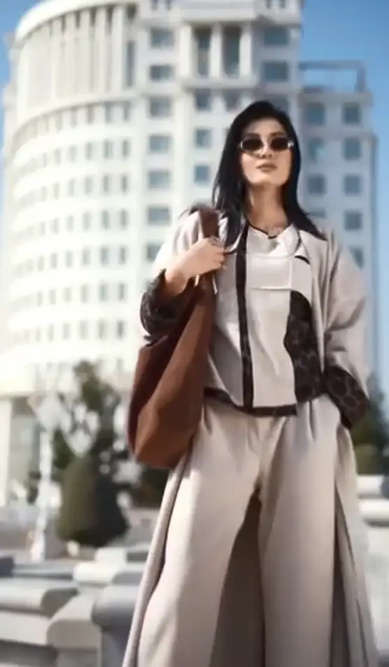 Türkmen fasonlar pombarh fasonlar Fasonlar 2025 fasonlar fason moda modalar Bezen bezen Türkmen fasonlar 2026 Türkmen fasonlar 2025 Türkmen fasonlar 2024 Türkmen fasonlar 2023 turkmenistan türkmenistan turkmen türkmen ashgabat  asgabat aşgabat balkan mary lebap dashoguz dasoguz daşoguz pombarh ponbarhat gulyupek gülýüpek stapel ştapel Gralan Çüýdeşen Abaýa Gadymy Krep Gurultaý 	Keteni Ýüpek Şifon Gipýur Lyon Welwet Atlas Kaşemir Streýç Suzana Ştapel Gülýüpek Pombarh Ýupka Gursakça Aksesuarlar Palto Penjek Okuw eşik Fata Sport eşik Uniforma Nakidka Öýme Şarf kompýuter ýaka ýaglyk Arenda köýnek 2nji el köýnek Taýyn köýnek Matalar Milli lybas milli lybaslar Toý köýnek Toý köýnekler toy koynek toy koynekler gundelik koynekler Gündelik	 
 köýnekler fata koynek Modern taze fason Eskiz koynektm turkmenkoynek türkmenkoynek fason moda moda fasonlar Iş eşik el iş	sada	ýakaly ýakasyz	keşdeli biserli	ýeňli giň nagyşly ýüregi açyk stoýka ýaka ýanly kombinasiýa 	zerli üsti aşak guşakly seçekli gysga ýeňli Modern ýakasyz, ýeňli, giň, üsti aşak 17-25, 26-35  yaz, tomus, guyz