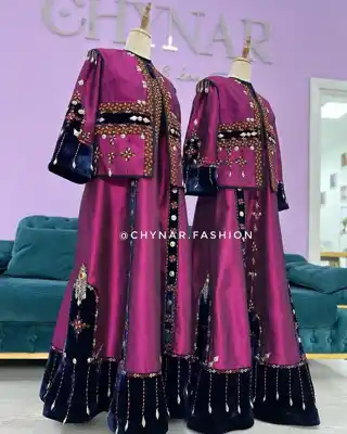 Türkmen fasonlar pombarh fasonlar Fasonlar 2025 fasonlar fason moda modalar Bezen bezen Türkmen fasonlar 2026 Türkmen fasonlar 2025 Türkmen fasonlar 2024 Türkmen fasonlar 2023 turkmenistan türkmenistan turkmen türkmen ashgabat  asgabat aşgabat balkan mary lebap dashoguz dasoguz daşoguz pombarh ponbarhat gulyupek gülýüpek stapel ştapel Gralan Çüýdeşen Abaýa Gadymy Krep Gurultaý 	Keteni Ýüpek Şifon Gipýur Lyon Welwet Atlas Kaşemir Streýç Suzana Ştapel Gülýüpek Pombarh Ýupka Gursakça Aksesuarlar Palto Penjek Okuw eşik Fata Sport eşik Uniforma Nakidka Öýme Şarf kompýuter ýaka ýaglyk Arenda köýnek 2nji el köýnek Taýyn köýnek Matalar Milli lybas milli lybaslar Toý köýnek Toý köýnekler toy koynek toy koynekler gundelik koynekler Gündelik	 
 köýnekler fata koynek Modern taze fason Eskiz koynektm turkmenkoynek türkmenkoynek fason moda moda fasonlar Iş eşik el iş	sada	ýakaly ýakasyz	keşdeli biserli	ýeňli giň nagyşly ýüregi açyk stoýka ýaka ýanly kombinasiýa 	zerli üsti aşak guşakly seçekli gysga ýeňli Keteni Toý köýnek, Milli lybas el iş, keşdeli, ýakaly, ýanly, ýeňli, giň, nagyşly 17-25, 26-35 Gülgüne, Pudra