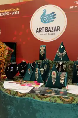 Türkmen fasonlar pombarh fasonlar Fasonlar 2025 fasonlar fason moda modalar Bezen bezen Türkmen fasonlar 2026 Türkmen fasonlar 2025 Türkmen fasonlar 2024 Türkmen fasonlar 2023 turkmenistan türkmenistan turkmen türkmen ashgabat  asgabat aşgabat balkan mary lebap dashoguz dasoguz daşoguz pombarh ponbarhat gulyupek gülýüpek stapel ştapel Gralan Çüýdeşen Abaýa Gadymy Krep Gurultaý 	Keteni Ýüpek Şifon Gipýur Lyon Welwet Atlas Kaşemir Streýç Suzana Ştapel Gülýüpek Pombarh Ýupka Gursakça Aksesuarlar Palto Penjek Okuw eşik Fata Sport eşik Uniforma Nakidka Öýme Şarf kompýuter ýaka ýaglyk Arenda köýnek 2nji el köýnek Taýyn köýnek Matalar Milli lybas milli lybaslar Toý köýnek Toý köýnekler toy koynek toy koynekler gundelik koynekler Gündelik	 
 köýnekler fata koynek Modern taze fason Eskiz koynektm turkmenkoynek türkmenkoynek fason moda moda fasonlar Iş eşik el iş	sada	ýakaly ýakasyz	keşdeli biserli	ýeňli giň nagyşly ýüregi açyk stoýka ýaka ýanly kombinasiýa 	zerli üsti aşak guşakly seçekli gysga ýeňli TürkmenTextile Expo 2025