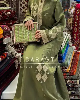 Türkmen fasonlar pombarh fasonlar Fasonlar 2025 fasonlar fason moda modalar Bezen bezen Türkmen fasonlar 2026 Türkmen fasonlar 2025 Türkmen fasonlar 2024 Türkmen fasonlar 2023 turkmenistan türkmenistan turkmen türkmen ashgabat  asgabat aşgabat balkan mary lebap dashoguz dasoguz daşoguz pombarh ponbarhat gulyupek gülýüpek stapel ştapel Gralan Çüýdeşen Abaýa Gadymy Krep Gurultaý 	Keteni Ýüpek Şifon Gipýur Lyon Welwet Atlas Kaşemir Streýç Suzana Ştapel Gülýüpek Pombarh Ýupka Gursakça Aksesuarlar Palto Penjek Okuw eşik Fata Sport eşik Uniforma Nakidka Öýme Şarf kompýuter ýaka ýaglyk Arenda köýnek 2nji el köýnek Taýyn köýnek Matalar Milli lybas milli lybaslar Toý köýnek Toý köýnekler toy koynek toy koynekler gundelik koynekler Gündelik	 
 köýnekler fata koynek Modern taze fason Eskiz koynektm turkmenkoynek türkmenkoynek fason moda moda fasonlar Iş eşik el iş	sada	ýakaly ýakasyz	keşdeli biserli	ýeňli giň nagyşly ýüregi açyk stoýka ýaka ýanly kombinasiýa 	zerli üsti aşak guşakly seçekli gysga ýeňli Gülýüpek Toý köýnek ýakaly  Goýy-ýaşyl