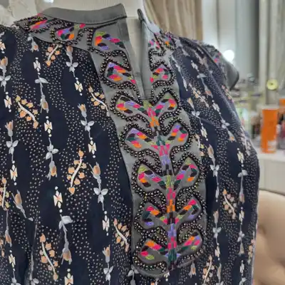 Türkmen fasonlar pombarh fasonlar Fasonlar 2025 fasonlar fason moda modalar Bezen bezen Türkmen fasonlar 2026 Türkmen fasonlar 2025 Türkmen fasonlar 2024 Türkmen fasonlar 2023 turkmenistan türkmenistan turkmen türkmen ashgabat  asgabat aşgabat balkan mary lebap dashoguz dasoguz daşoguz pombarh ponbarhat gulyupek gülýüpek stapel ştapel Gralan Çüýdeşen Abaýa Gadymy Krep Gurultaý 	Keteni Ýüpek Şifon Gipýur Lyon Welwet Atlas Kaşemir Streýç Suzana Ştapel Gülýüpek Pombarh Ýupka Gursakça Aksesuarlar Palto Penjek Okuw eşik Fata Sport eşik Uniforma Nakidka Öýme Şarf kompýuter ýaka ýaglyk Arenda köýnek 2nji el köýnek Taýyn köýnek Matalar Milli lybas milli lybaslar Toý köýnek Toý köýnekler toy koynek toy koynekler gundelik koynekler Gündelik	 
 köýnekler fata koynek Modern taze fason Eskiz koynektm turkmenkoynek türkmenkoynek fason moda moda fasonlar Iş eşik el iş	sada	ýakaly ýakasyz	keşdeli biserli	ýeňli giň nagyşly ýüregi açyk stoýka ýaka ýanly kombinasiýa 	zerli üsti aşak guşakly seçekli gysga ýeňli Toý köýnek el iş, ýakaly  Çal
