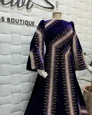 Türkmen fasonlar pombarh fasonlar Fasonlar 2025 fasonlar fason moda modalar Bezen bezen Türkmen fasonlar 2026 Türkmen fasonlar 2025 Türkmen fasonlar 2024 Türkmen fasonlar 2023 turkmenistan türkmenistan turkmen türkmen ashgabat  asgabat aşgabat balkan mary lebap dashoguz dasoguz daşoguz pombarh ponbarhat gulyupek gülýüpek stapel ştapel Gralan Çüýdeşen Abaýa Gadymy Krep Gurultaý 	Keteni Ýüpek Şifon Gipýur Lyon Welwet Atlas Kaşemir Streýç Suzana Ştapel Gülýüpek Pombarh Ýupka Gursakça Aksesuarlar Palto Penjek Okuw eşik Fata Sport eşik Uniforma Nakidka Öýme Şarf kompýuter ýaka ýaglyk Arenda köýnek 2nji el köýnek Taýyn köýnek Matalar Milli lybas milli lybaslar Toý köýnek Toý köýnekler toy koynek toy koynekler gundelik koynekler Gündelik	 
 köýnekler fata koynek Modern taze fason Eskiz koynektm turkmenkoynek türkmenkoynek fason moda moda fasonlar Iş eşik el iş	sada	ýakaly ýakasyz	keşdeli biserli	ýeňli giň nagyşly ýüregi açyk stoýka ýaka ýanly kombinasiýa 	zerli üsti aşak guşakly seçekli gysga ýeňli Panbarhat (Pombarh), Keteni, Gurultaý Toý köýnek el iş, ýakasyz, biserli, ýeňli, giň 26-35, 35+ Goýy-gök yaz, gysh