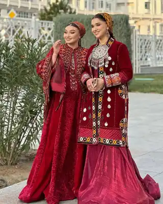 Türkmen fasonlar pombarh fasonlar Fasonlar 2025 fasonlar fason moda modalar Bezen bezen Türkmen fasonlar 2026 Türkmen fasonlar 2025 Türkmen fasonlar 2024 Türkmen fasonlar 2023 turkmenistan türkmenistan turkmen türkmen ashgabat  asgabat aşgabat balkan mary lebap dashoguz dasoguz daşoguz pombarh ponbarhat gulyupek gülýüpek stapel ştapel Gralan Çüýdeşen Abaýa Gadymy Krep Gurultaý 	Keteni Ýüpek Şifon Gipýur Lyon Welwet Atlas Kaşemir Streýç Suzana Ştapel Gülýüpek Pombarh Ýupka Gursakça Aksesuarlar Palto Penjek Okuw eşik Fata Sport eşik Uniforma Nakidka Öýme Şarf kompýuter ýaka ýaglyk Arenda köýnek 2nji el köýnek Taýyn köýnek Matalar Milli lybas milli lybaslar Toý köýnek Toý köýnekler toy koynek toy koynekler gundelik koynekler Gündelik	 
 köýnekler fata koynek Modern taze fason Eskiz koynektm turkmenkoynek türkmenkoynek fason moda moda fasonlar Iş eşik el iş	sada	ýakaly ýakasyz	keşdeli biserli	ýeňli giň nagyşly ýüregi açyk stoýka ýaka ýanly kombinasiýa 	zerli üsti aşak guşakly seçekli gysga ýeňli Panbarhat (Pombarh), Gadymy, Ýüpek, Keteni Milli lybas el iş, keşdeli, ýakaly, ýeňli, giň, kombinasiýa, nagyşly 26-35, 35+ Gülgüne, Gyzyl yaz, gysh