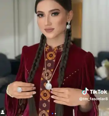 Türkmen fasonlar pombarh fasonlar Fasonlar 2025 fasonlar fason moda modalar Bezen bezen Türkmen fasonlar 2026 Türkmen fasonlar 2025 Türkmen fasonlar 2024 Türkmen fasonlar 2023 turkmenistan türkmenistan turkmen türkmen ashgabat  asgabat aşgabat balkan mary lebap dashoguz dasoguz daşoguz pombarh ponbarhat gulyupek gülýüpek stapel ştapel Gralan Çüýdeşen Abaýa Gadymy Krep Gurultaý 	Keteni Ýüpek Şifon Gipýur Lyon Welwet Atlas Kaşemir Streýç Suzana Ştapel Gülýüpek Pombarh Ýupka Gursakça Aksesuarlar Palto Penjek Okuw eşik Fata Sport eşik Uniforma Nakidka Öýme Şarf kompýuter ýaka ýaglyk Arenda köýnek 2nji el köýnek Taýyn köýnek Matalar Milli lybas milli lybaslar Toý köýnek Toý köýnekler toy koynek toy koynekler gundelik koynekler Gündelik	 
 köýnekler fata koynek Modern taze fason Eskiz koynektm turkmenkoynek türkmenkoynek fason moda moda fasonlar Iş eşik el iş	sada	ýakaly ýakasyz	keşdeli biserli	ýeňli giň nagyşly ýüregi açyk stoýka ýaka ýanly kombinasiýa 	zerli üsti aşak guşakly seçekli gysga ýeňli Panbarhat (Pombarh), Tulky  ýakaly, ýeňli, giň 17-25, 26-35 Goýy-gyzyl yaz, tomus, guyz, gysh