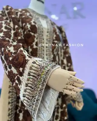 Türkmen fasonlar pombarh fasonlar Fasonlar 2025 fasonlar fason moda modalar Bezen bezen Türkmen fasonlar 2026 Türkmen fasonlar 2025 Türkmen fasonlar 2024 Türkmen fasonlar 2023 turkmenistan türkmenistan turkmen türkmen ashgabat  asgabat aşgabat balkan mary lebap dashoguz dasoguz daşoguz pombarh ponbarhat gulyupek gülýüpek stapel ştapel Gralan Çüýdeşen Abaýa Gadymy Krep Gurultaý 	Keteni Ýüpek Şifon Gipýur Lyon Welwet Atlas Kaşemir Streýç Suzana Ştapel Gülýüpek Pombarh Ýupka Gursakça Aksesuarlar Palto Penjek Okuw eşik Fata Sport eşik Uniforma Nakidka Öýme Şarf kompýuter ýaka ýaglyk Arenda köýnek 2nji el köýnek Taýyn köýnek Matalar Milli lybas milli lybaslar Toý köýnek Toý köýnekler toy koynek toy koynekler gundelik koynekler Gündelik	 
 köýnekler fata koynek Modern taze fason Eskiz koynektm turkmenkoynek türkmenkoynek fason moda moda fasonlar Iş eşik el iş	sada	ýakaly ýakasyz	keşdeli biserli	ýeňli giň nagyşly ýüregi açyk stoýka ýaka ýanly kombinasiýa 	zerli üsti aşak guşakly seçekli gysga ýeňli Toý köýnek, Milli lybas el iş, keşdeli, ýakasyz, ýeňli, giň, nagyşly 17-25, 26-35 Mämişi, Goýy-goňur