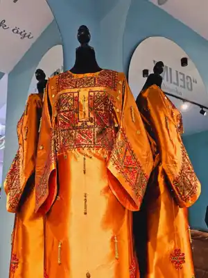 Türkmen fasonlar pombarh fasonlar Fasonlar 2025 fasonlar fason moda modalar Bezen bezen Türkmen fasonlar 2026 Türkmen fasonlar 2025 Türkmen fasonlar 2024 Türkmen fasonlar 2023 turkmenistan türkmenistan turkmen türkmen ashgabat  asgabat aşgabat balkan mary lebap dashoguz dasoguz daşoguz pombarh ponbarhat gulyupek gülýüpek stapel ştapel Gralan Çüýdeşen Abaýa Gadymy Krep Gurultaý 	Keteni Ýüpek Şifon Gipýur Lyon Welwet Atlas Kaşemir Streýç Suzana Ştapel Gülýüpek Pombarh Ýupka Gursakça Aksesuarlar Palto Penjek Okuw eşik Fata Sport eşik Uniforma Nakidka Öýme Şarf kompýuter ýaka ýaglyk Arenda köýnek 2nji el köýnek Taýyn köýnek Matalar Milli lybas milli lybaslar Toý köýnek Toý köýnekler toy koynek toy koynekler gundelik koynekler Gündelik	 
 köýnekler fata koynek Modern taze fason Eskiz koynektm turkmenkoynek türkmenkoynek fason moda moda fasonlar Iş eşik el iş	sada	ýakaly ýakasyz	keşdeli biserli	ýeňli giň nagyşly ýüregi açyk stoýka ýaka ýanly kombinasiýa 	zerli üsti aşak guşakly seçekli gysga ýeňli Gipýur, Panbarhat (Pombarh) Toý köýnek el iş, keşdeli, ýakaly, nagyşly 12-16, 17-25, 26-35 Sary yaz