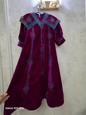 Türkmen fasonlar pombarh fasonlar Fasonlar 2025 fasonlar fason moda modalar Bezen bezen Türkmen fasonlar 2026 Türkmen fasonlar 2025 Türkmen fasonlar 2024 Türkmen fasonlar 2023 turkmenistan türkmenistan turkmen türkmen ashgabat  asgabat aşgabat balkan mary lebap dashoguz dasoguz daşoguz pombarh ponbarhat gulyupek gülýüpek stapel ştapel Gralan Çüýdeşen Abaýa Gadymy Krep Gurultaý 	Keteni Ýüpek Şifon Gipýur Lyon Welwet Atlas Kaşemir Streýç Suzana Ştapel Gülýüpek Pombarh Ýupka Gursakça Aksesuarlar Palto Penjek Okuw eşik Fata Sport eşik Uniforma Nakidka Öýme Şarf kompýuter ýaka ýaglyk Arenda köýnek 2nji el köýnek Taýyn köýnek Matalar Milli lybas milli lybaslar Toý köýnek Toý köýnekler toy koynek toy koynekler gundelik koynekler Gündelik	 
 köýnekler fata koynek Modern taze fason Eskiz koynektm turkmenkoynek türkmenkoynek fason moda moda fasonlar Iş eşik el iş	sada	ýakaly ýakasyz	keşdeli biserli	ýeňli giň nagyşly ýüregi açyk stoýka ýaka ýanly kombinasiýa 	zerli üsti aşak guşakly seçekli gysga ýeňli Panbarhat (Pombarh) Toý köýnek el iş, ýakasyz, ýeňli -12 Goýy-gyzyl yaz, guyz, gysh 2nji el