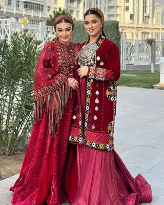 Türkmen fasonlar pombarh fasonlar Fasonlar 2025 fasonlar fason moda modalar Bezen bezen Türkmen fasonlar 2026 Türkmen fasonlar 2025 Türkmen fasonlar 2024 Türkmen fasonlar 2023 turkmenistan türkmenistan turkmen türkmen ashgabat  asgabat aşgabat balkan mary lebap dashoguz dasoguz daşoguz pombarh ponbarhat gulyupek gülýüpek stapel ştapel Gralan Çüýdeşen Abaýa Gadymy Krep Gurultaý 	Keteni Ýüpek Şifon Gipýur Lyon Welwet Atlas Kaşemir Streýç Suzana Ştapel Gülýüpek Pombarh Ýupka Gursakça Aksesuarlar Palto Penjek Okuw eşik Fata Sport eşik Uniforma Nakidka Öýme Şarf kompýuter ýaka ýaglyk Arenda köýnek 2nji el köýnek Taýyn köýnek Matalar Milli lybas milli lybaslar Toý köýnek Toý köýnekler toy koynek toy koynekler gundelik koynekler Gündelik	 
 köýnekler fata koynek Modern taze fason Eskiz koynektm turkmenkoynek türkmenkoynek fason moda moda fasonlar Iş eşik el iş	sada	ýakaly ýakasyz	keşdeli biserli	ýeňli giň nagyşly ýüregi açyk stoýka ýaka ýanly kombinasiýa 	zerli üsti aşak guşakly seçekli gysga ýeňli Panbarhat (Pombarh), Gadymy, Ýüpek, Keteni Milli lybas el iş, keşdeli, ýakaly, ýeňli, giň, kombinasiýa, nagyşly 26-35, 35+ Gülgüne, Gyzyl yaz, gysh