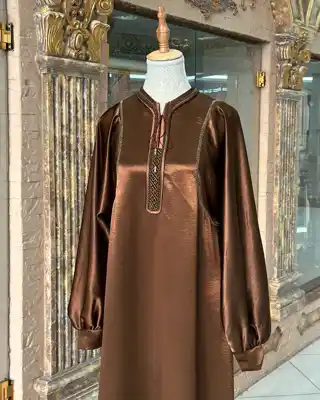 Türkmen fasonlar pombarh fasonlar Fasonlar 2025 fasonlar fason moda modalar Bezen bezen Türkmen fasonlar 2026 Türkmen fasonlar 2025 Türkmen fasonlar 2024 Türkmen fasonlar 2023 turkmenistan türkmenistan turkmen türkmen ashgabat  asgabat aşgabat balkan mary lebap dashoguz dasoguz daşoguz pombarh ponbarhat gulyupek gülýüpek stapel ştapel Gralan Çüýdeşen Abaýa Gadymy Krep Gurultaý 	Keteni Ýüpek Şifon Gipýur Lyon Welwet Atlas Kaşemir Streýç Suzana Ştapel Gülýüpek Pombarh Ýupka Gursakça Aksesuarlar Palto Penjek Okuw eşik Fata Sport eşik Uniforma Nakidka Öýme Şarf kompýuter ýaka ýaglyk Arenda köýnek 2nji el köýnek Taýyn köýnek Matalar Milli lybas milli lybaslar Toý köýnek Toý köýnekler toy koynek toy koynekler gundelik koynekler Gündelik	 
 köýnekler fata koynek Modern taze fason Eskiz koynektm turkmenkoynek türkmenkoynek fason moda moda fasonlar Iş eşik el iş	sada	ýakaly ýakasyz	keşdeli biserli	ýeňli giň nagyşly ýüregi açyk stoýka ýaka ýanly kombinasiýa 	zerli üsti aşak guşakly seçekli gysga ýeňli Atlas Toý köýnek, Milli lybas el iş, ýakaly, ýanly, ýeňli, giň 17-25, 26-35, 35+ Goýy-goňur