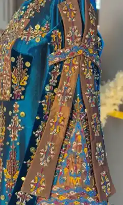 Türkmen fasonlar pombarh fasonlar Fasonlar 2025 fasonlar fason moda modalar Bezen bezen Türkmen fasonlar 2026 Türkmen fasonlar 2025 Türkmen fasonlar 2024 Türkmen fasonlar 2023 turkmenistan türkmenistan turkmen türkmen ashgabat  asgabat aşgabat balkan mary lebap dashoguz dasoguz daşoguz pombarh ponbarhat gulyupek gülýüpek stapel ştapel Gralan Çüýdeşen Abaýa Gadymy Krep Gurultaý 	Keteni Ýüpek Şifon Gipýur Lyon Welwet Atlas Kaşemir Streýç Suzana Ştapel Gülýüpek Pombarh Ýupka Gursakça Aksesuarlar Palto Penjek Okuw eşik Fata Sport eşik Uniforma Nakidka Öýme Şarf kompýuter ýaka ýaglyk Arenda köýnek 2nji el köýnek Taýyn köýnek Matalar Milli lybas milli lybaslar Toý köýnek Toý köýnekler toy koynek toy koynekler gundelik koynekler Gündelik	 
 köýnekler fata koynek Modern taze fason Eskiz koynektm turkmenkoynek türkmenkoynek fason moda moda fasonlar Iş eşik el iş	sada	ýakaly ýakasyz	keşdeli biserli	ýeňli giň nagyşly ýüregi açyk stoýka ýaka ýanly kombinasiýa 	zerli üsti aşak guşakly seçekli gysga ýeňli Keteni Toý köýnek, Milli lybas el iş, keşdeli, ýakaly, biserli, ýeňli, nagyşly 17-25, 26-35 Goýy-gök, Goňur