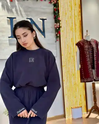 Türkmen fasonlar pombarh fasonlar Fasonlar 2025 fasonlar fason moda modalar Bezen bezen Türkmen fasonlar 2026 Türkmen fasonlar 2025 Türkmen fasonlar 2024 Türkmen fasonlar 2023 turkmenistan türkmenistan turkmen türkmen ashgabat  asgabat aşgabat balkan mary lebap dashoguz dasoguz daşoguz pombarh ponbarhat gulyupek gülýüpek stapel ştapel Gralan Çüýdeşen Abaýa Gadymy Krep Gurultaý 	Keteni Ýüpek Şifon Gipýur Lyon Welwet Atlas Kaşemir Streýç Suzana Ştapel Gülýüpek Pombarh Ýupka Gursakça Aksesuarlar Palto Penjek Okuw eşik Fata Sport eşik Uniforma Nakidka Öýme Şarf kompýuter ýaka ýaglyk Arenda köýnek 2nji el köýnek Taýyn köýnek Matalar Milli lybas milli lybaslar Toý köýnek Toý köýnekler toy koynek toy koynekler gundelik koynekler Gündelik	 
 köýnekler fata koynek Modern taze fason Eskiz koynektm turkmenkoynek türkmenkoynek fason moda moda fasonlar Iş eşik el iş	sada	ýakaly ýakasyz	keşdeli biserli	ýeňli giň nagyşly ýüregi açyk stoýka ýaka ýanly kombinasiýa 	zerli üsti aşak guşakly seçekli gysga ýeňli Gündelik