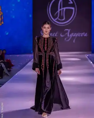 Türkmen fasonlar pombarh fasonlar Fasonlar 2025 fasonlar fason moda modalar Bezen bezen Türkmen fasonlar 2026 Türkmen fasonlar 2025 Türkmen fasonlar 2024 Türkmen fasonlar 2023 turkmenistan türkmenistan turkmen türkmen ashgabat  asgabat aşgabat balkan mary lebap dashoguz dasoguz daşoguz pombarh ponbarhat gulyupek gülýüpek stapel ştapel Gralan Çüýdeşen Abaýa Gadymy Krep Gurultaý 	Keteni Ýüpek Şifon Gipýur Lyon Welwet Atlas Kaşemir Streýç Suzana Ştapel Gülýüpek Pombarh Ýupka Gursakça Aksesuarlar Palto Penjek Okuw eşik Fata Sport eşik Uniforma Nakidka Öýme Şarf kompýuter ýaka ýaglyk Arenda köýnek 2nji el köýnek Taýyn köýnek Matalar Milli lybas milli lybaslar Toý köýnek Toý köýnekler toy koynek toy koynekler gundelik koynekler Gündelik	 
 köýnekler fata koynek Modern taze fason Eskiz koynektm turkmenkoynek türkmenkoynek fason moda moda fasonlar Iş eşik el iş	sada	ýakaly ýakasyz	keşdeli biserli	ýeňli giň nagyşly ýüregi açyk stoýka ýaka ýanly kombinasiýa 	zerli üsti aşak guşakly seçekli gysga ýeňli Şifon, Panbarhat (Pombarh) Toý köýnek, Modern, Milli lybas el iş, keşdeli, ýakaly, ýeňli, giň, kombinasiýa, nagyşly 26-35 Gara, #4B2C75 yaz, tomus, guyz, gysh