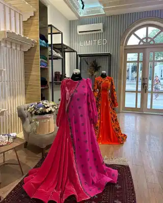 Türkmen fasonlar pombarh fasonlar Fasonlar 2025 fasonlar fason moda modalar Bezen bezen Türkmen fasonlar 2026 Türkmen fasonlar 2025 Türkmen fasonlar 2024 Türkmen fasonlar 2023 turkmenistan türkmenistan turkmen türkmen ashgabat  asgabat aşgabat balkan mary lebap dashoguz dasoguz daşoguz pombarh ponbarhat gulyupek gülýüpek stapel ştapel Gralan Çüýdeşen Abaýa Gadymy Krep Gurultaý 	Keteni Ýüpek Şifon Gipýur Lyon Welwet Atlas Kaşemir Streýç Suzana Ştapel Gülýüpek Pombarh Ýupka Gursakça Aksesuarlar Palto Penjek Okuw eşik Fata Sport eşik Uniforma Nakidka Öýme Şarf kompýuter ýaka ýaglyk Arenda köýnek 2nji el köýnek Taýyn köýnek Matalar Milli lybas milli lybaslar Toý köýnek Toý köýnekler toy koynek toy koynekler gundelik koynekler Gündelik	 
 köýnekler fata koynek Modern taze fason Eskiz koynektm turkmenkoynek türkmenkoynek fason moda moda fasonlar Iş eşik el iş	sada	ýakaly ýakasyz	keşdeli biserli	ýeňli giň nagyşly ýüregi açyk stoýka ýaka ýanly kombinasiýa 	zerli üsti aşak guşakly seçekli gysga ýeňli Panbarhat (Pombarh), Gülýüpek, Ýüpek, Atlas Toý köýnek, Modern sada, ýakasyz, ýeňli, giň, kombinasiýa 17-25, 26-35, 35+ Gülgüne, Gyzyl, Mämişi
