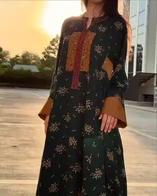 Türkmen fasonlar pombarh fasonlar Fasonlar 2025 fasonlar fason moda modalar Bezen bezen Türkmen fasonlar 2026 Türkmen fasonlar 2025 Türkmen fasonlar 2024 Türkmen fasonlar 2023 turkmenistan türkmenistan turkmen türkmen ashgabat  asgabat aşgabat balkan mary lebap dashoguz dasoguz daşoguz pombarh ponbarhat gulyupek gülýüpek stapel ştapel Gralan Çüýdeşen Abaýa Gadymy Krep Gurultaý 	Keteni Ýüpek Şifon Gipýur Lyon Welwet Atlas Kaşemir Streýç Suzana Ştapel Gülýüpek Pombarh Ýupka Gursakça Aksesuarlar Palto Penjek Okuw eşik Fata Sport eşik Uniforma Nakidka Öýme Şarf kompýuter ýaka ýaglyk Arenda köýnek 2nji el köýnek Taýyn köýnek Matalar Milli lybas milli lybaslar Toý köýnek Toý köýnekler toy koynek toy koynekler gundelik koynekler Gündelik	 
 köýnekler fata koynek Modern taze fason Eskiz koynektm turkmenkoynek türkmenkoynek fason moda moda fasonlar Iş eşik el iş	sada	ýakaly ýakasyz	keşdeli biserli	ýeňli giň nagyşly ýüregi açyk stoýka ýaka ýanly kombinasiýa 	zerli üsti aşak guşakly seçekli gysga ýeňli Ştapel Gündelik, Iş eşik ýakaly, ýeňli, giň 26-35 Gara, Goýy-ýaşyl tomus