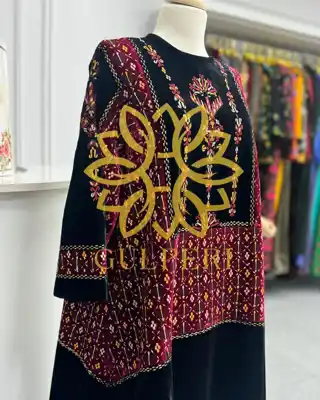 Türkmen fasonlar pombarh fasonlar Fasonlar 2025 fasonlar fason moda modalar Bezen bezen Türkmen fasonlar 2026 Türkmen fasonlar 2025 Türkmen fasonlar 2024 Türkmen fasonlar 2023 turkmenistan türkmenistan turkmen türkmen ashgabat  asgabat aşgabat balkan mary lebap dashoguz dasoguz daşoguz pombarh ponbarhat gulyupek gülýüpek stapel ştapel Gralan Çüýdeşen Abaýa Gadymy Krep Gurultaý 	Keteni Ýüpek Şifon Gipýur Lyon Welwet Atlas Kaşemir Streýç Suzana Ştapel Gülýüpek Pombarh Ýupka Gursakça Aksesuarlar Palto Penjek Okuw eşik Fata Sport eşik Uniforma Nakidka Öýme Şarf kompýuter ýaka ýaglyk Arenda köýnek 2nji el köýnek Taýyn köýnek Matalar Milli lybas milli lybaslar Toý köýnek Toý köýnekler toy koynek toy koynekler gundelik koynekler Gündelik	 
 köýnekler fata koynek Modern taze fason Eskiz koynektm turkmenkoynek türkmenkoynek fason moda moda fasonlar Iş eşik el iş	sada	ýakaly ýakasyz	keşdeli biserli	ýeňli giň nagyşly ýüregi açyk stoýka ýaka ýanly kombinasiýa 	zerli üsti aşak guşakly seçekli gysga ýeňli Panbarhat (Pombarh) Toý köýnek el iş, keşdeli, ýakaly, ýeňli, giň, nagyşly 26-35, 35+ Gara