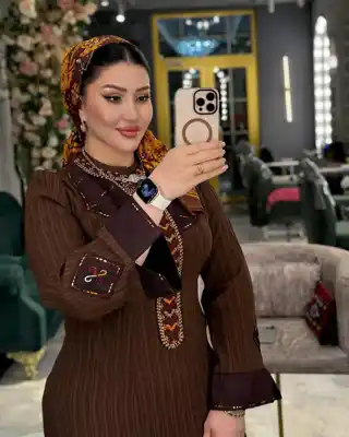 Türkmen fasonlar pombarh fasonlar Fasonlar 2025 fasonlar fason moda modalar Bezen bezen Türkmen fasonlar 2026 Türkmen fasonlar 2025 Türkmen fasonlar 2024 Türkmen fasonlar 2023 turkmenistan türkmenistan turkmen türkmen ashgabat  asgabat aşgabat balkan mary lebap dashoguz dasoguz daşoguz pombarh ponbarhat gulyupek gülýüpek stapel ştapel Gralan Çüýdeşen Abaýa Gadymy Krep Gurultaý 	Keteni Ýüpek Şifon Gipýur Lyon Welwet Atlas Kaşemir Streýç Suzana Ştapel Gülýüpek Pombarh Ýupka Gursakça Aksesuarlar Palto Penjek Okuw eşik Fata Sport eşik Uniforma Nakidka Öýme Şarf kompýuter ýaka ýaglyk Arenda köýnek 2nji el köýnek Taýyn köýnek Matalar Milli lybas milli lybaslar Toý köýnek Toý köýnekler toy koynek toy koynekler gundelik koynekler Gündelik	 
 köýnekler fata koynek Modern taze fason Eskiz koynektm turkmenkoynek türkmenkoynek fason moda moda fasonlar Iş eşik el iş	sada	ýakaly ýakasyz	keşdeli biserli	ýeňli giň nagyşly ýüregi açyk stoýka ýaka ýanly kombinasiýa 	zerli üsti aşak guşakly seçekli gysga ýeňli Toý köýnek, Gündelik el iş, ýakaly  Goýy-goňur