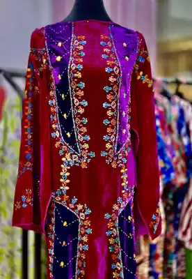 Türkmen fasonlar pombarh fasonlar Fasonlar 2025 fasonlar fason moda modalar Bezen bezen Türkmen fasonlar 2026 Türkmen fasonlar 2025 Türkmen fasonlar 2024 Türkmen fasonlar 2023 turkmenistan türkmenistan turkmen türkmen ashgabat  asgabat aşgabat balkan mary lebap dashoguz dasoguz daşoguz pombarh ponbarhat gulyupek gülýüpek stapel ştapel Gralan Çüýdeşen Abaýa Gadymy Krep Gurultaý 	Keteni Ýüpek Şifon Gipýur Lyon Welwet Atlas Kaşemir Streýç Suzana Ştapel Gülýüpek Pombarh Ýupka Gursakça Aksesuarlar Palto Penjek Okuw eşik Fata Sport eşik Uniforma Nakidka Öýme Şarf kompýuter ýaka ýaglyk Arenda köýnek 2nji el köýnek Taýyn köýnek Matalar Milli lybas milli lybaslar Toý köýnek Toý köýnekler toy koynek toy koynekler gundelik koynekler Gündelik	 
 köýnekler fata koynek Modern taze fason Eskiz koynektm turkmenkoynek türkmenkoynek fason moda moda fasonlar Iş eşik el iş	sada	ýakaly ýakasyz	keşdeli biserli	ýeňli giň nagyşly ýüregi açyk stoýka ýaka ýanly kombinasiýa 	zerli üsti aşak guşakly seçekli gysga ýeňli Panbarhat (Pombarh) Toý köýnek el iş, biserli, nagyşly 26-35 Gülgüne guyz Taýyn köýnek