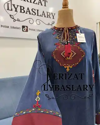 Türkmen fasonlar pombarh fasonlar Fasonlar 2025 fasonlar fason moda modalar Bezen bezen Türkmen fasonlar 2026 Türkmen fasonlar 2025 Türkmen fasonlar 2024 Türkmen fasonlar 2023 turkmenistan türkmenistan turkmen türkmen ashgabat  asgabat aşgabat balkan mary lebap dashoguz dasoguz daşoguz pombarh ponbarhat gulyupek gülýüpek stapel ştapel Gralan Çüýdeşen Abaýa Gadymy Krep Gurultaý 	Keteni Ýüpek Şifon Gipýur Lyon Welwet Atlas Kaşemir Streýç Suzana Ştapel Gülýüpek Pombarh Ýupka Gursakça Aksesuarlar Palto Penjek Okuw eşik Fata Sport eşik Uniforma Nakidka Öýme Şarf kompýuter ýaka ýaglyk Arenda köýnek 2nji el köýnek Taýyn köýnek Matalar Milli lybas milli lybaslar Toý köýnek Toý köýnekler toy koynek toy koynekler gundelik koynekler Gündelik	 
 köýnekler fata koynek Modern taze fason Eskiz koynektm turkmenkoynek türkmenkoynek fason moda moda fasonlar Iş eşik el iş	sada	ýakaly ýakasyz	keşdeli biserli	ýeňli giň nagyşly ýüregi açyk stoýka ýaka ýanly kombinasiýa 	zerli üsti aşak guşakly seçekli gysga ýeňli Gülýüpek Toý köýnek el iş, ýakaly  Goýy-gök