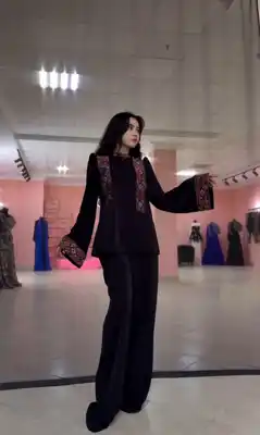 Türkmen fasonlar pombarh fasonlar Fasonlar 2025 fasonlar fason moda modalar Bezen bezen Türkmen fasonlar 2026 Türkmen fasonlar 2025 Türkmen fasonlar 2024 Türkmen fasonlar 2023 turkmenistan türkmenistan turkmen türkmen ashgabat  asgabat aşgabat balkan mary lebap dashoguz dasoguz daşoguz pombarh ponbarhat gulyupek gülýüpek stapel ştapel Gralan Çüýdeşen Abaýa Gadymy Krep Gurultaý 	Keteni Ýüpek Şifon Gipýur Lyon Welwet Atlas Kaşemir Streýç Suzana Ştapel Gülýüpek Pombarh Ýupka Gursakça Aksesuarlar Palto Penjek Okuw eşik Fata Sport eşik Uniforma Nakidka Öýme Şarf kompýuter ýaka ýaglyk Arenda köýnek 2nji el köýnek Taýyn köýnek Matalar Milli lybas milli lybaslar Toý köýnek Toý köýnekler toy koynek toy koynekler gundelik koynekler Gündelik	 
 köýnekler fata koynek Modern taze fason Eskiz koynektm turkmenkoynek türkmenkoynek fason moda moda fasonlar Iş eşik el iş	sada	ýakaly ýakasyz	keşdeli biserli	ýeňli giň nagyşly ýüregi açyk stoýka ýaka ýanly kombinasiýa 	zerli üsti aşak guşakly seçekli gysga ýeňli Şifon Modern el iş, keşdeli, ýakasyz, ýeňli, giň, kombinasiýa, guşakly, nagyşly 17-25, 26-35 #4B2C75 tomus Taýyn köýnek