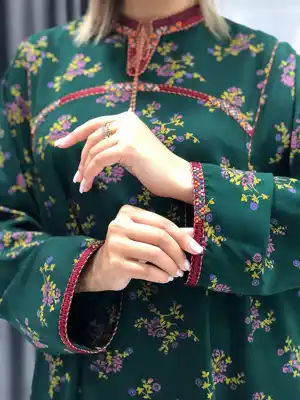 Türkmen fasonlar pombarh fasonlar Fasonlar 2025 fasonlar fason moda modalar Bezen bezen Türkmen fasonlar 2026 Türkmen fasonlar 2025 Türkmen fasonlar 2024 Türkmen fasonlar 2023 turkmenistan türkmenistan turkmen türkmen ashgabat  asgabat aşgabat balkan mary lebap dashoguz dasoguz daşoguz pombarh ponbarhat gulyupek gülýüpek stapel ştapel Gralan Çüýdeşen Abaýa Gadymy Krep Gurultaý 	Keteni Ýüpek Şifon Gipýur Lyon Welwet Atlas Kaşemir Streýç Suzana Ştapel Gülýüpek Pombarh Ýupka Gursakça Aksesuarlar Palto Penjek Okuw eşik Fata Sport eşik Uniforma Nakidka Öýme Şarf kompýuter ýaka ýaglyk Arenda köýnek 2nji el köýnek Taýyn köýnek Matalar Milli lybas milli lybaslar Toý köýnek Toý köýnekler toy koynek toy koynekler gundelik koynekler Gündelik	 
 köýnekler fata koynek Modern taze fason Eskiz koynektm turkmenkoynek türkmenkoynek fason moda moda fasonlar Iş eşik el iş	sada	ýakaly ýakasyz	keşdeli biserli	ýeňli giň nagyşly ýüregi açyk stoýka ýaka ýanly kombinasiýa 	zerli üsti aşak guşakly seçekli gysga ýeňli Ştapel Gündelik, Iş eşik el iş, keşdeli, ýakasyz, ýeňli, giň 17-25, 26-35 Goýy-ýaşyl tomus