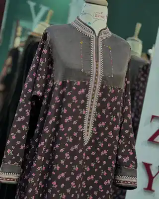Türkmen fasonlar pombarh fasonlar Fasonlar 2025 fasonlar fason moda modalar Bezen bezen Türkmen fasonlar 2026 Türkmen fasonlar 2025 Türkmen fasonlar 2024 Türkmen fasonlar 2023 turkmenistan türkmenistan turkmen türkmen ashgabat  asgabat aşgabat balkan mary lebap dashoguz dasoguz daşoguz pombarh ponbarhat gulyupek gülýüpek stapel ştapel Gralan Çüýdeşen Abaýa Gadymy Krep Gurultaý 	Keteni Ýüpek Şifon Gipýur Lyon Welwet Atlas Kaşemir Streýç Suzana Ştapel Gülýüpek Pombarh Ýupka Gursakça Aksesuarlar Palto Penjek Okuw eşik Fata Sport eşik Uniforma Nakidka Öýme Şarf kompýuter ýaka ýaglyk Arenda köýnek 2nji el köýnek Taýyn köýnek Matalar Milli lybas milli lybaslar Toý köýnek Toý köýnekler toy koynek toy koynekler gundelik koynekler Gündelik	 
 köýnekler fata koynek Modern taze fason Eskiz koynektm turkmenkoynek türkmenkoynek fason moda moda fasonlar Iş eşik el iş	sada	ýakaly ýakasyz	keşdeli biserli	ýeňli giň nagyşly ýüregi açyk stoýka ýaka ýanly kombinasiýa 	zerli üsti aşak guşakly seçekli gysga ýeňli Ştapel Gündelik el iş, ýakaly, ýeňli, giň, kombinasiýa 17-25, 26-35, 35+ Gara, #4B2C75 tomus
