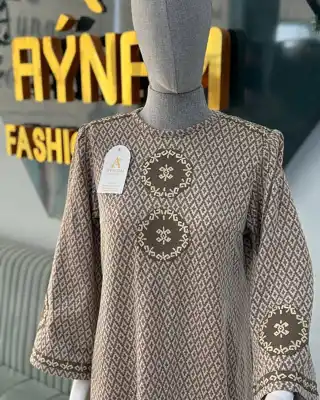 Türkmen fasonlar pombarh fasonlar Fasonlar 2025 fasonlar fason moda modalar Bezen bezen Türkmen fasonlar 2026 Türkmen fasonlar 2025 Türkmen fasonlar 2024 Türkmen fasonlar 2023 turkmenistan türkmenistan turkmen türkmen ashgabat  asgabat aşgabat balkan mary lebap dashoguz dasoguz daşoguz pombarh ponbarhat gulyupek gülýüpek stapel ştapel Gralan Çüýdeşen Abaýa Gadymy Krep Gurultaý 	Keteni Ýüpek Şifon Gipýur Lyon Welwet Atlas Kaşemir Streýç Suzana Ştapel Gülýüpek Pombarh Ýupka Gursakça Aksesuarlar Palto Penjek Okuw eşik Fata Sport eşik Uniforma Nakidka Öýme Şarf kompýuter ýaka ýaglyk Arenda köýnek 2nji el köýnek Taýyn köýnek Matalar Milli lybas milli lybaslar Toý köýnek Toý köýnekler toy koynek toy koynekler gundelik koynekler Gündelik	 
 köýnekler fata koynek Modern taze fason Eskiz koynektm turkmenkoynek türkmenkoynek fason moda moda fasonlar Iş eşik el iş	sada	ýakaly ýakasyz	keşdeli biserli	ýeňli giň nagyşly ýüregi açyk stoýka ýaka ýanly kombinasiýa 	zerli üsti aşak guşakly seçekli gysga ýeňli Lyon Gündelik el iş, ýakasyz, ýeňli, giň, nagyşly 17-25, 26-35 Bežewyý yaz, guyz Taýyn köýnek