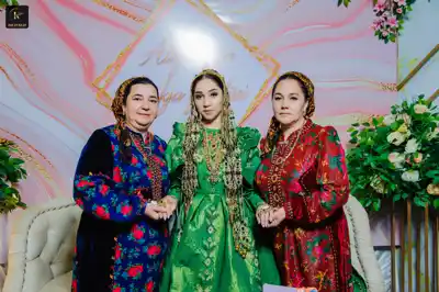 Türkmen fasonlar pombarh fasonlar Fasonlar 2025 fasonlar fason moda modalar Bezen bezen Türkmen fasonlar 2026 Türkmen fasonlar 2025 Türkmen fasonlar 2024 Türkmen fasonlar 2023 turkmenistan türkmenistan turkmen türkmen ashgabat  asgabat aşgabat balkan mary lebap dashoguz dasoguz daşoguz pombarh ponbarhat gulyupek gülýüpek stapel ştapel Gralan Çüýdeşen Abaýa Gadymy Krep Gurultaý 	Keteni Ýüpek Şifon Gipýur Lyon Welwet Atlas Kaşemir Streýç Suzana Ştapel Gülýüpek Pombarh Ýupka Gursakça Aksesuarlar Palto Penjek Okuw eşik Fata Sport eşik Uniforma Nakidka Öýme Şarf kompýuter ýaka ýaglyk Arenda köýnek 2nji el köýnek Taýyn köýnek Matalar Milli lybas milli lybaslar Toý köýnek Toý köýnekler toy koynek toy koynekler gundelik koynekler Gündelik	 
 köýnekler fata koynek Modern taze fason Eskiz koynektm turkmenkoynek türkmenkoynek fason moda moda fasonlar Iş eşik el iş	sada	ýakaly ýakasyz	keşdeli biserli	ýeňli giň nagyşly ýüregi açyk stoýka ýaka ýanly kombinasiýa 	zerli üsti aşak guşakly seçekli gysga ýeňli Keteni Toý köýnek el iş, keşdeli, ýeňli, giň, zerli, gaş 17-25, 26-35 Ýaşyl yaz, tomus, guyz, gysh 2nji el