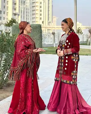 Türkmen fasonlar pombarh fasonlar Fasonlar 2025 fasonlar fason moda modalar Bezen bezen Türkmen fasonlar 2026 Türkmen fasonlar 2025 Türkmen fasonlar 2024 Türkmen fasonlar 2023 turkmenistan türkmenistan turkmen türkmen ashgabat  asgabat aşgabat balkan mary lebap dashoguz dasoguz daşoguz pombarh ponbarhat gulyupek gülýüpek stapel ştapel Gralan Çüýdeşen Abaýa Gadymy Krep Gurultaý 	Keteni Ýüpek Şifon Gipýur Lyon Welwet Atlas Kaşemir Streýç Suzana Ştapel Gülýüpek Pombarh Ýupka Gursakça Aksesuarlar Palto Penjek Okuw eşik Fata Sport eşik Uniforma Nakidka Öýme Şarf kompýuter ýaka ýaglyk Arenda köýnek 2nji el köýnek Taýyn köýnek Matalar Milli lybas milli lybaslar Toý köýnek Toý köýnekler toy koynek toy koynekler gundelik koynekler Gündelik	 
 köýnekler fata koynek Modern taze fason Eskiz koynektm turkmenkoynek türkmenkoynek fason moda moda fasonlar Iş eşik el iş	sada	ýakaly ýakasyz	keşdeli biserli	ýeňli giň nagyşly ýüregi açyk stoýka ýaka ýanly kombinasiýa 	zerli üsti aşak guşakly seçekli gysga ýeňli Panbarhat (Pombarh), Gadymy, Ýüpek, Keteni Milli lybas el iş, keşdeli, ýakaly, ýeňli, giň, kombinasiýa, nagyşly 26-35, 35+ Gülgüne, Gyzyl yaz, gysh