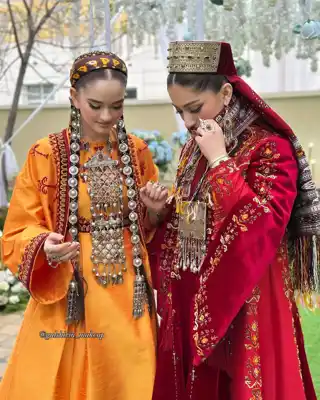 Türkmen fasonlar pombarh fasonlar Fasonlar 2025 fasonlar fason moda modalar Bezen bezen Türkmen fasonlar 2026 Türkmen fasonlar 2025 Türkmen fasonlar 2024 Türkmen fasonlar 2023 turkmenistan türkmenistan turkmen türkmen ashgabat  asgabat aşgabat balkan mary lebap dashoguz dasoguz daşoguz pombarh ponbarhat gulyupek gülýüpek stapel ştapel Gralan Çüýdeşen Abaýa Gadymy Krep Gurultaý 	Keteni Ýüpek Şifon Gipýur Lyon Welwet Atlas Kaşemir Streýç Suzana Ştapel Gülýüpek Pombarh Ýupka Gursakça Aksesuarlar Palto Penjek Okuw eşik Fata Sport eşik Uniforma Nakidka Öýme Şarf kompýuter ýaka ýaglyk Arenda köýnek 2nji el köýnek Taýyn köýnek Matalar Milli lybas milli lybaslar Toý köýnek Toý köýnekler toy koynek toy koynekler gundelik koynekler Gündelik	 
 köýnekler fata koynek Modern taze fason Eskiz koynektm turkmenkoynek türkmenkoynek fason moda moda fasonlar Iş eşik el iş	sada	ýakaly ýakasyz	keşdeli biserli	ýeňli giň nagyşly ýüregi açyk stoýka ýaka ýanly kombinasiýa 	zerli üsti aşak guşakly seçekli gysga ýeňli Keteni Milli lybas el iş, keşdeli, ýakaly, ýeňli, nagyşly 17-25, 26-35 Gyzyl, Sary
