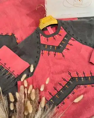 Türkmen fasonlar pombarh fasonlar Fasonlar 2025 fasonlar fason moda modalar Bezen bezen Türkmen fasonlar 2026 Türkmen fasonlar 2025 Türkmen fasonlar 2024 Türkmen fasonlar 2023 turkmenistan türkmenistan turkmen türkmen ashgabat  asgabat aşgabat balkan mary lebap dashoguz dasoguz daşoguz pombarh ponbarhat gulyupek gülýüpek stapel ştapel Gralan Çüýdeşen Abaýa Gadymy Krep Gurultaý 	Keteni Ýüpek Şifon Gipýur Lyon Welwet Atlas Kaşemir Streýç Suzana Ştapel Gülýüpek Pombarh Ýupka Gursakça Aksesuarlar Palto Penjek Okuw eşik Fata Sport eşik Uniforma Nakidka Öýme Şarf kompýuter ýaka ýaglyk Arenda köýnek 2nji el köýnek Taýyn köýnek Matalar Milli lybas milli lybaslar Toý köýnek Toý köýnekler toy koynek toy koynekler gundelik koynekler Gündelik	 
 köýnekler fata koynek Modern taze fason Eskiz koynektm turkmenkoynek türkmenkoynek fason moda moda fasonlar Iş eşik el iş	sada	ýakaly ýakasyz	keşdeli biserli	ýeňli giň nagyşly ýüregi açyk stoýka ýaka ýanly kombinasiýa 	zerli üsti aşak guşakly seçekli gysga ýeňli Gülýüpek Gündelik el iş, ýakasyz, ýeňli, giň, nagyşly 26-35 Gülgüne, Goýy-çal tomus, guyz