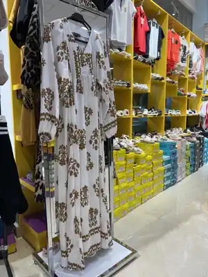 Türkmen fasonlar pombarh fasonlar Fasonlar 2025 fasonlar fason moda modalar Bezen bezen Türkmen fasonlar 2026 Türkmen fasonlar 2025 Türkmen fasonlar 2024 Türkmen fasonlar 2023 turkmenistan türkmenistan turkmen türkmen ashgabat  asgabat aşgabat balkan mary lebap dashoguz dasoguz daşoguz pombarh ponbarhat gulyupek gülýüpek stapel ştapel Gralan Çüýdeşen Abaýa Gadymy Krep Gurultaý 	Keteni Ýüpek Şifon Gipýur Lyon Welwet Atlas Kaşemir Streýç Suzana Ştapel Gülýüpek Pombarh Ýupka Gursakça Aksesuarlar Palto Penjek Okuw eşik Fata Sport eşik Uniforma Nakidka Öýme Şarf kompýuter ýaka ýaglyk Arenda köýnek 2nji el köýnek Taýyn köýnek Matalar Milli lybas milli lybaslar Toý köýnek Toý köýnekler toy koynek toy koynekler gundelik koynekler Gündelik	 
 köýnekler fata koynek Modern taze fason Eskiz koynektm turkmenkoynek türkmenkoynek fason moda moda fasonlar Iş eşik el iş	sada	ýakaly ýakasyz	keşdeli biserli	ýeňli giň nagyşly ýüregi açyk stoýka ýaka ýanly kombinasiýa 	zerli üsti aşak guşakly seçekli gysga ýeňli Lyon    Haki, Ak tomus Taýyn köýnek