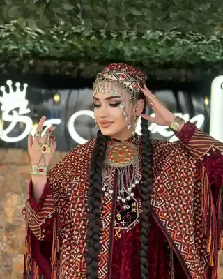Türkmen fasonlar pombarh fasonlar Fasonlar 2025 fasonlar fason moda modalar Bezen bezen Türkmen fasonlar 2026 Türkmen fasonlar 2025 Türkmen fasonlar 2024 Türkmen fasonlar 2023 turkmenistan türkmenistan turkmen türkmen ashgabat  asgabat aşgabat balkan mary lebap dashoguz dasoguz daşoguz pombarh ponbarhat gulyupek gülýüpek stapel ştapel Gralan Çüýdeşen Abaýa Gadymy Krep Gurultaý 	Keteni Ýüpek Şifon Gipýur Lyon Welwet Atlas Kaşemir Streýç Suzana Ştapel Gülýüpek Pombarh Ýupka Gursakça Aksesuarlar Palto Penjek Okuw eşik Fata Sport eşik Uniforma Nakidka Öýme Şarf kompýuter ýaka ýaglyk Arenda köýnek 2nji el köýnek Taýyn köýnek Matalar Milli lybas milli lybaslar Toý köýnek Toý köýnekler toy koynek toy koynekler gundelik koynekler Gündelik	 
 köýnekler fata koynek Modern taze fason Eskiz koynektm turkmenkoynek türkmenkoynek fason moda moda fasonlar Iş eşik el iş	sada	ýakaly ýakasyz	keşdeli biserli	ýeňli giň nagyşly ýüregi açyk stoýka ýaka ýanly kombinasiýa 	zerli üsti aşak guşakly seçekli gysga ýeňli Milli lybas el iş  Goýy-gyzyl